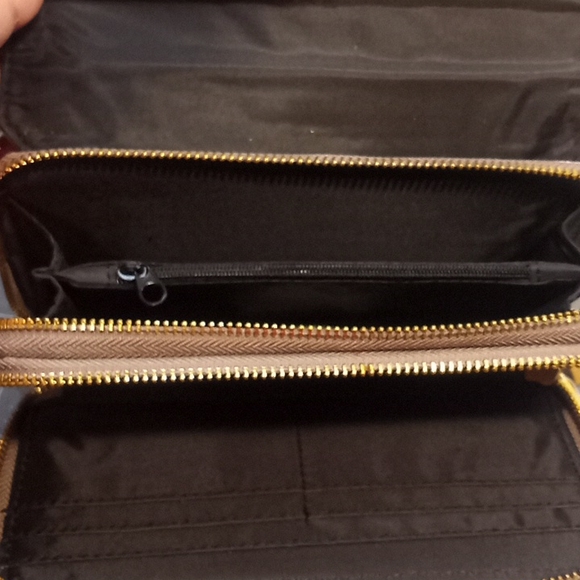 Jane & Berry Wallet Wristlet - Picture 3 of 6